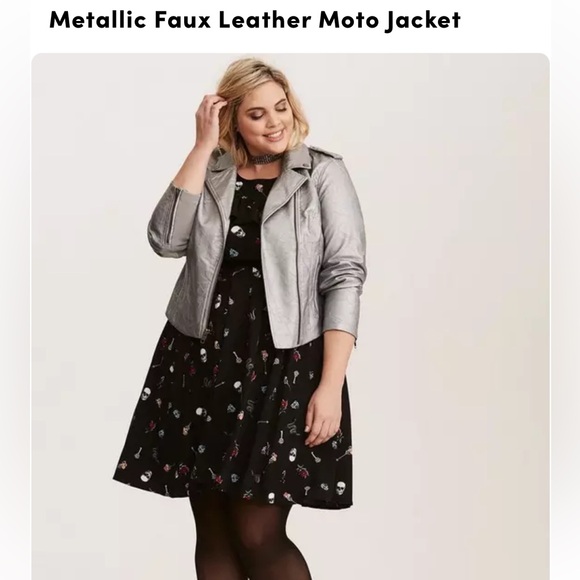 Torrid Faux Leather Moto Jacket Silver EUC Size 2 - Picture 7 of 9